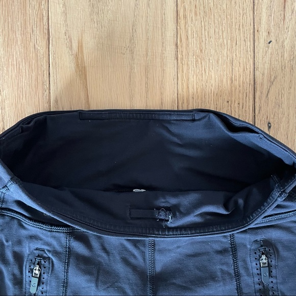 Lululemon Black Leggings Two Front Zipper Pockets - Picture 4 of 9
